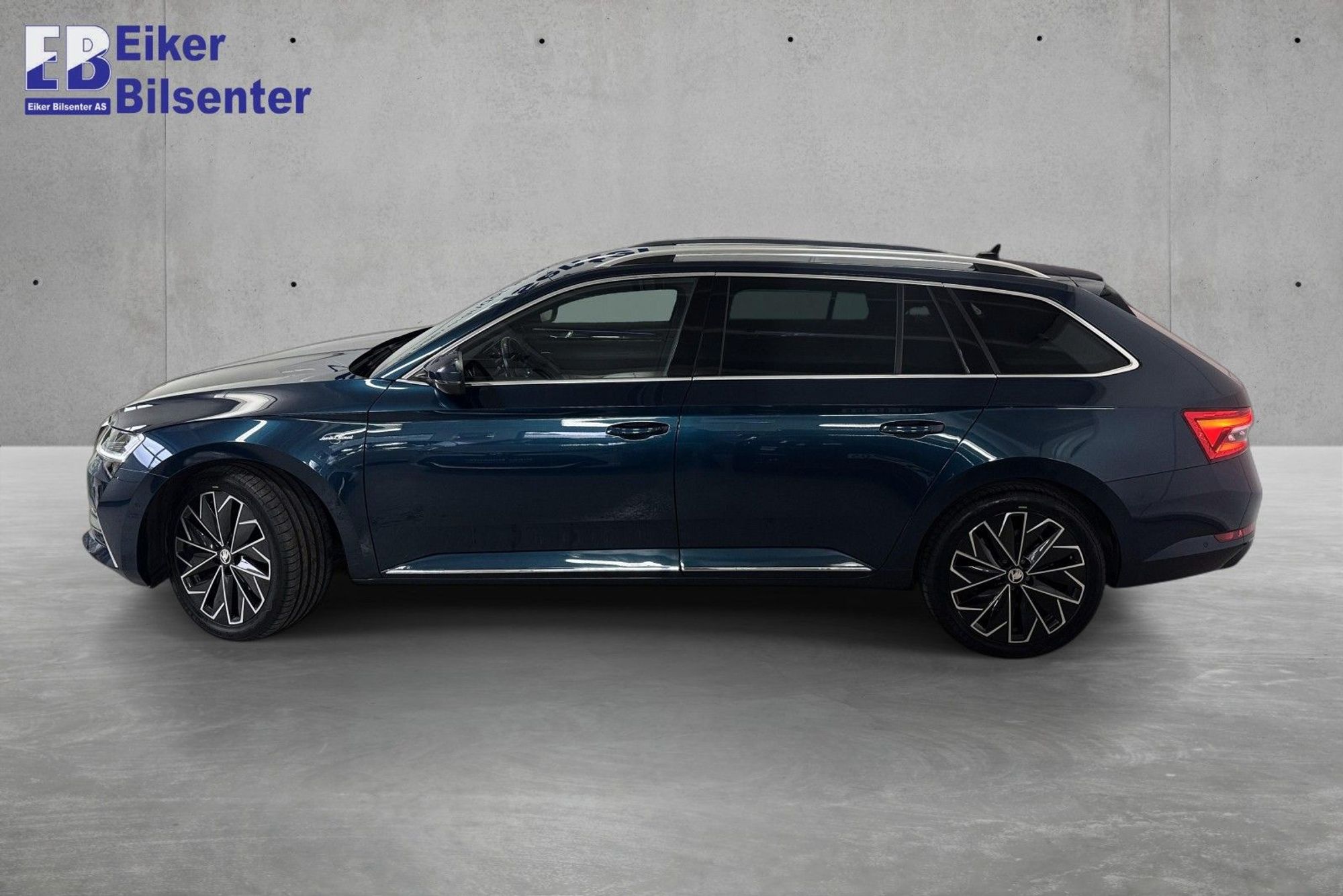 Škoda Superb iV Combi 1.4 TSI iV DSG Sequential, 218hp, 2023