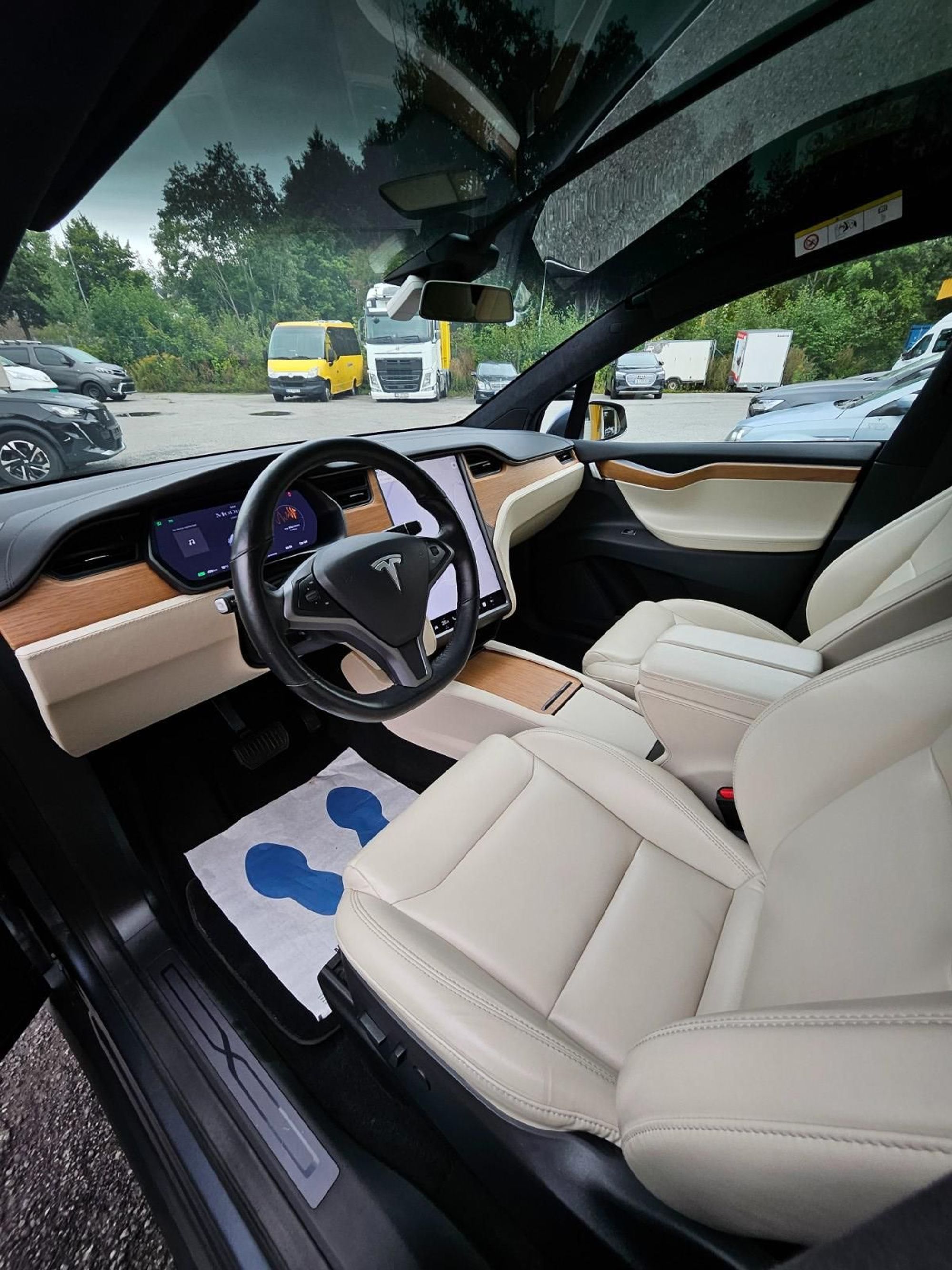 Tesla Model X Long Range, 423hp, 2020