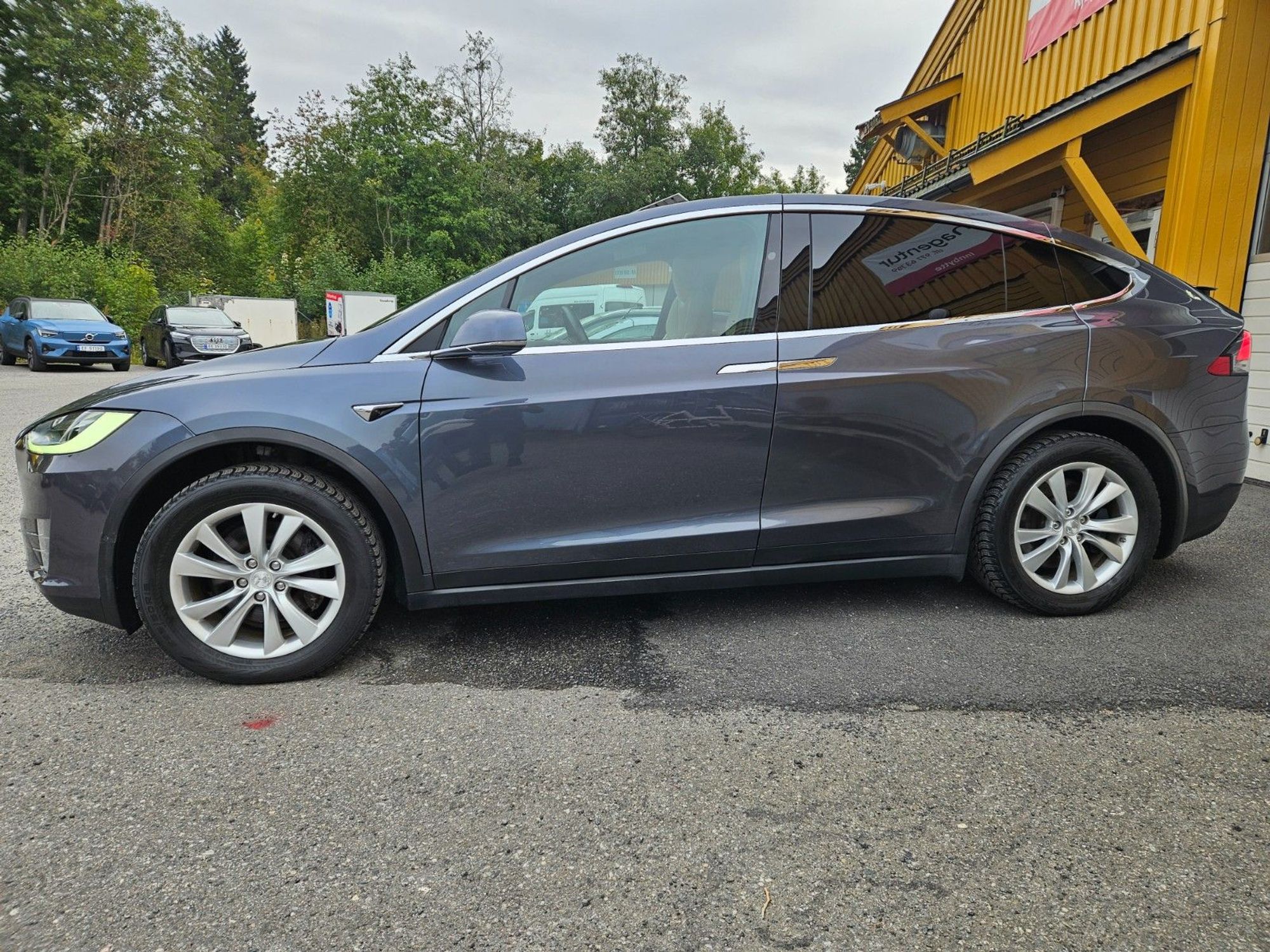Tesla Model X Long Range, 423hp, 2020