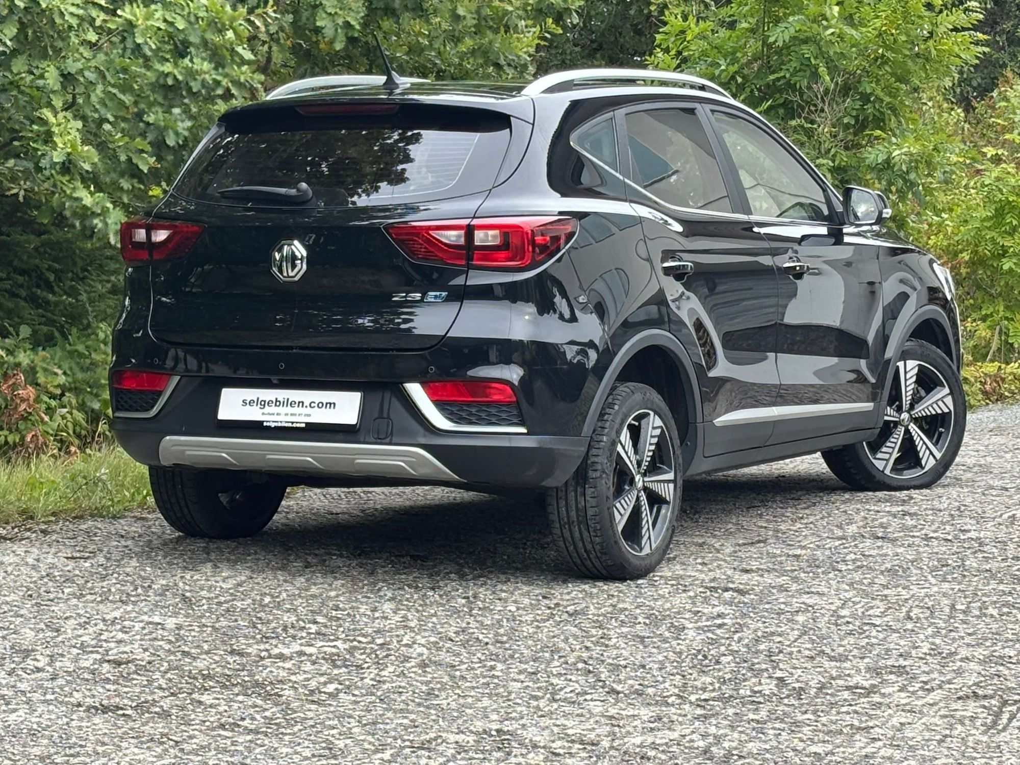 MG ZS EV, 143hp, 2020