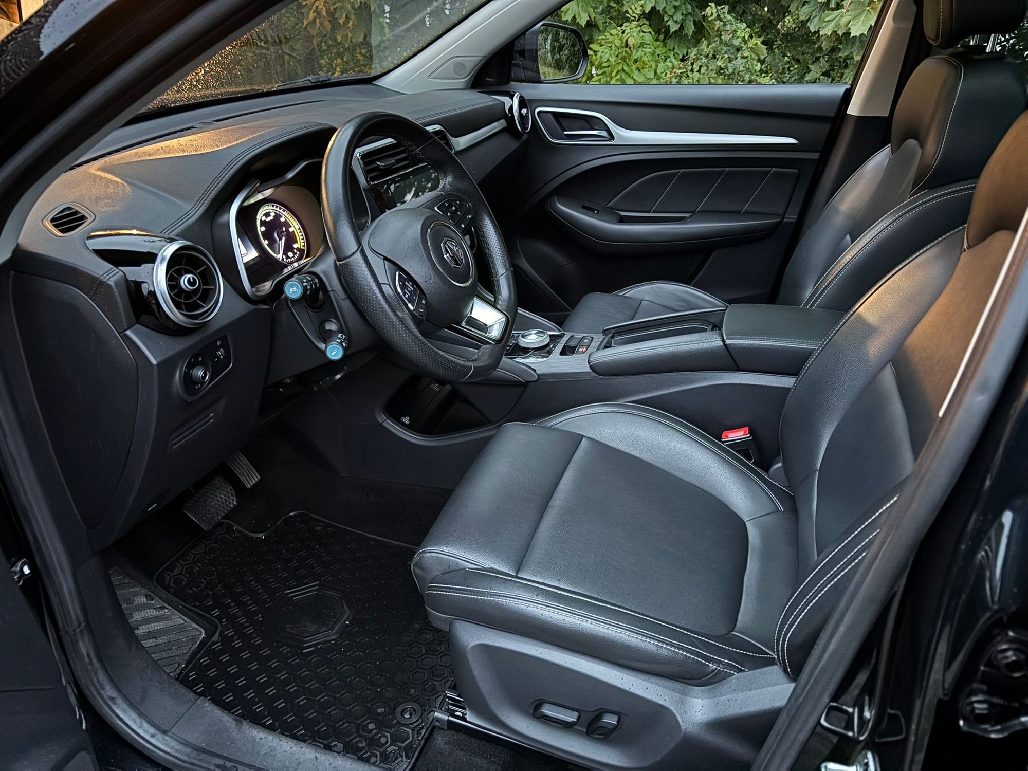 MG ZS EV, 143hp, 2020