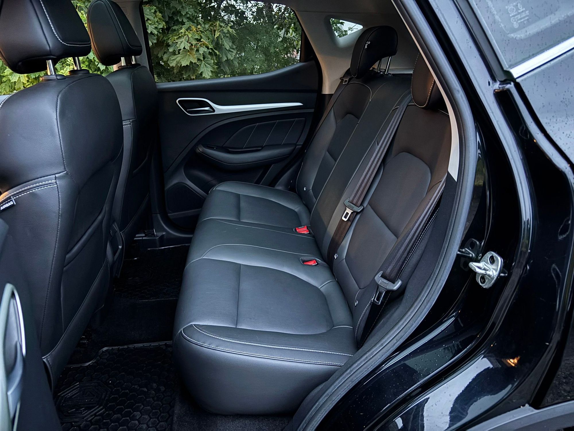 MG ZS EV, 143hp, 2020