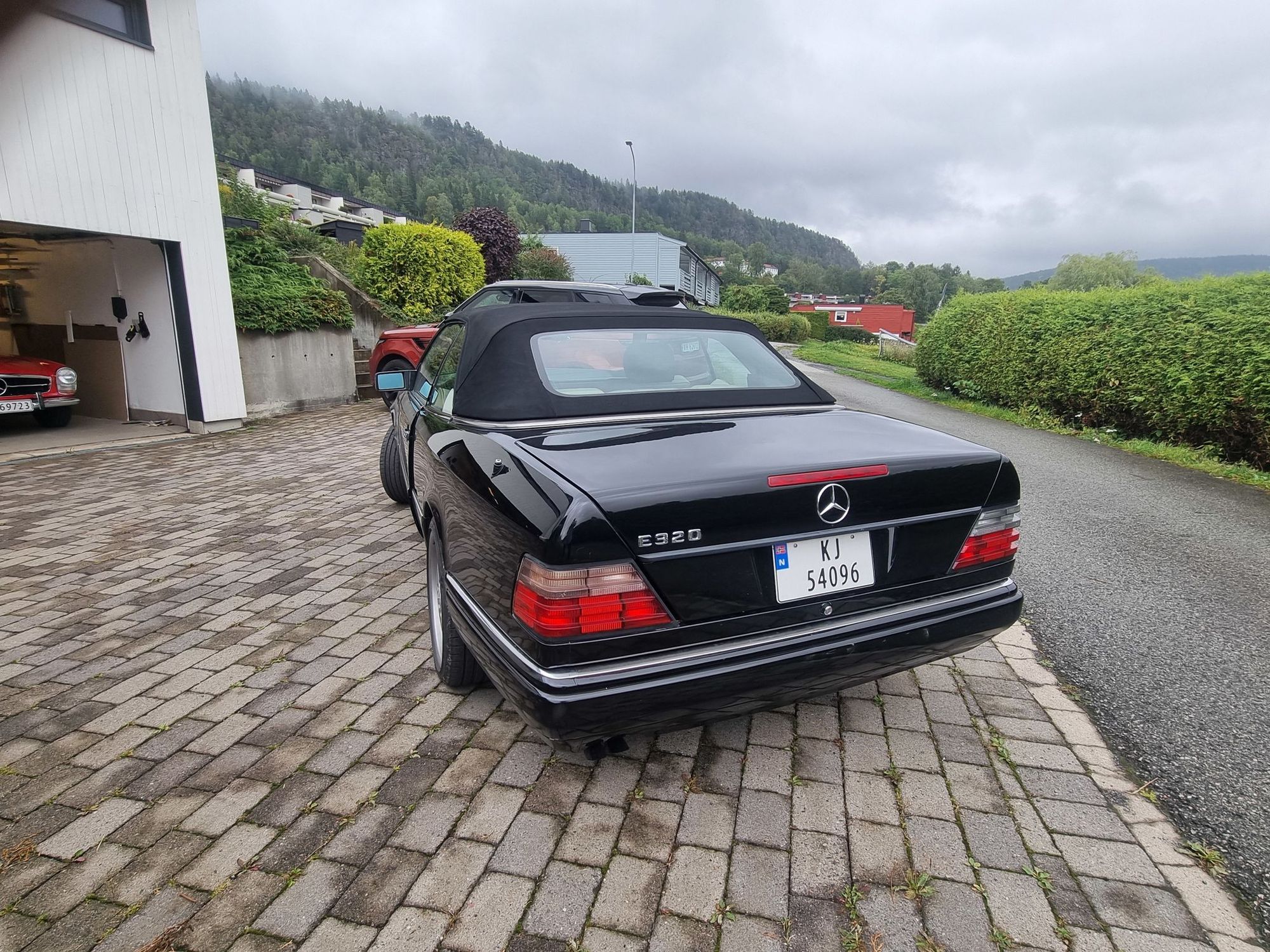 Mercedes-Benz E 320 Cabriolet Automatic, 4-trins, 220ps, 1995