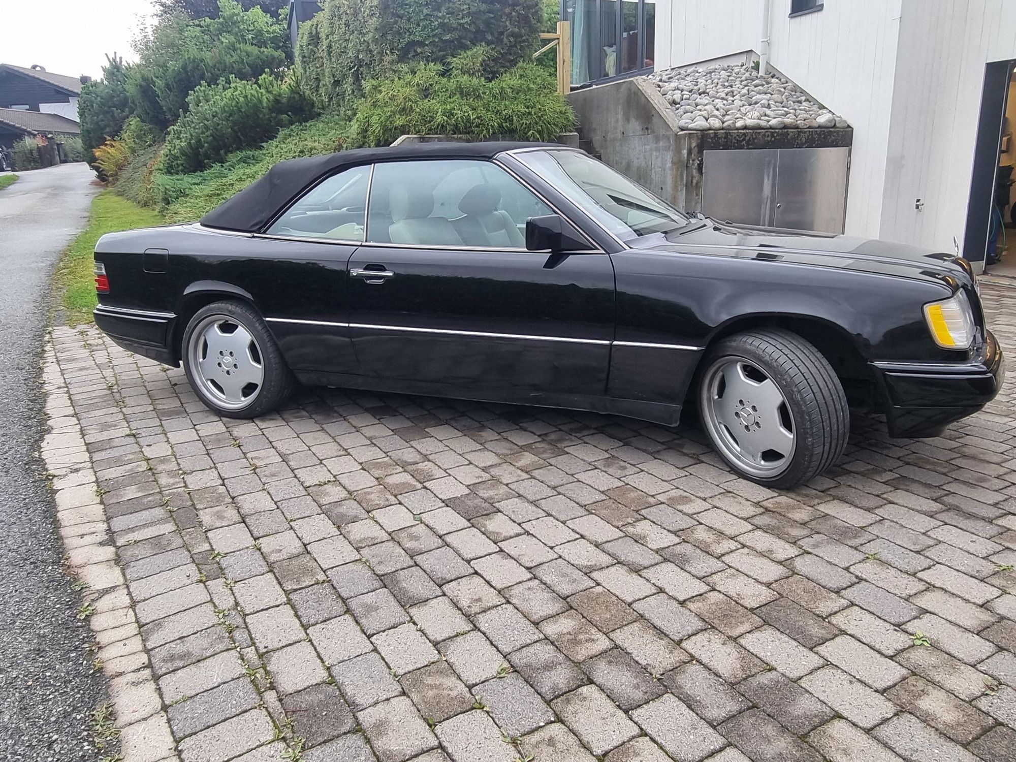 Mercedes-Benz E 320 Cabriolet Automatic, 4-trins, 220ps, 1995