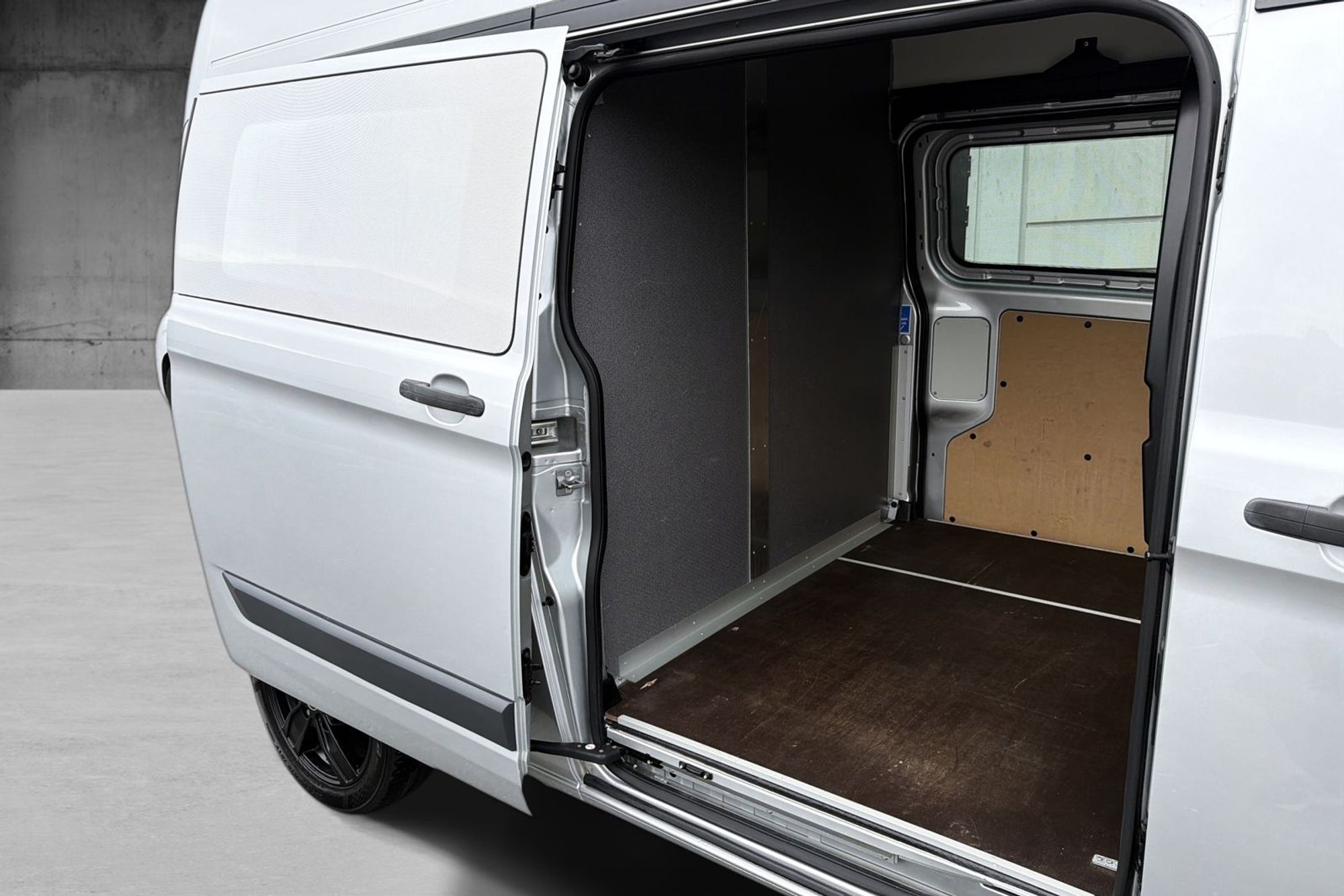 Ford Transit Custom 310 2.0 TDCi Manuell, 6-trinn, 130hk, 2017