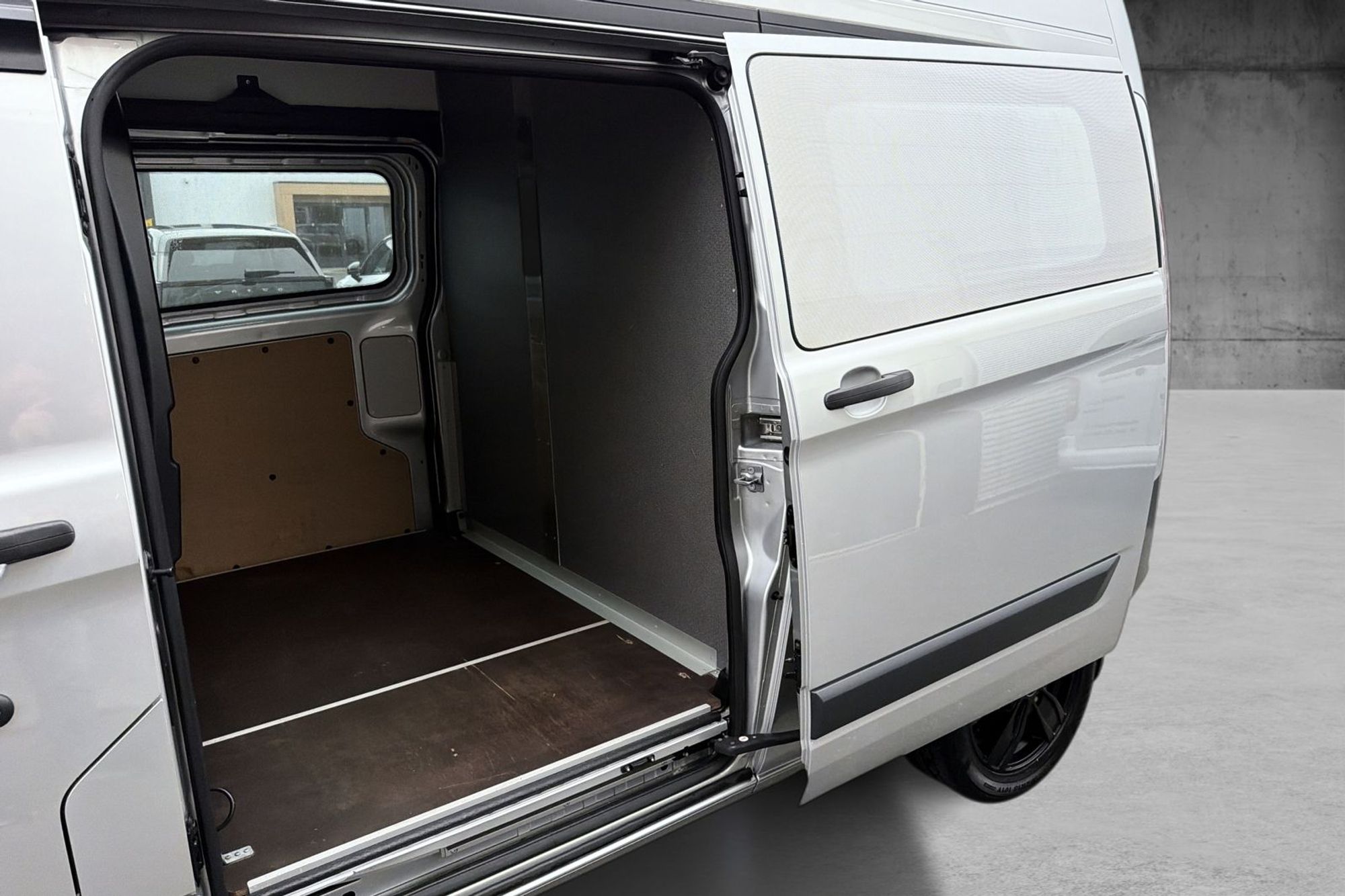 Ford Transit Custom 310 2.0 TDCi Manuell, 6-trinn, 130hk, 2017