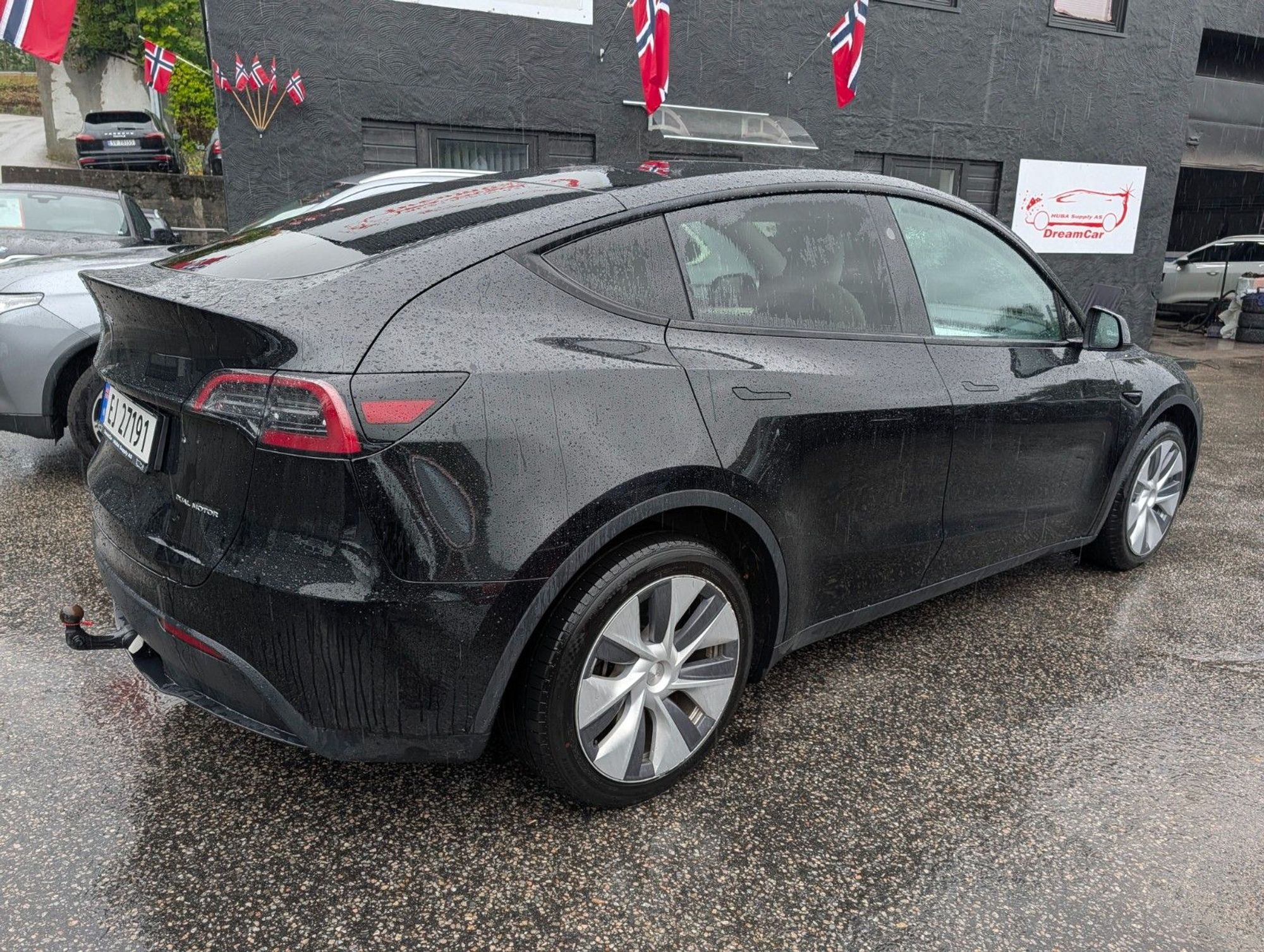 Tesla Model Y Long Range AWD, 514ps, 2024