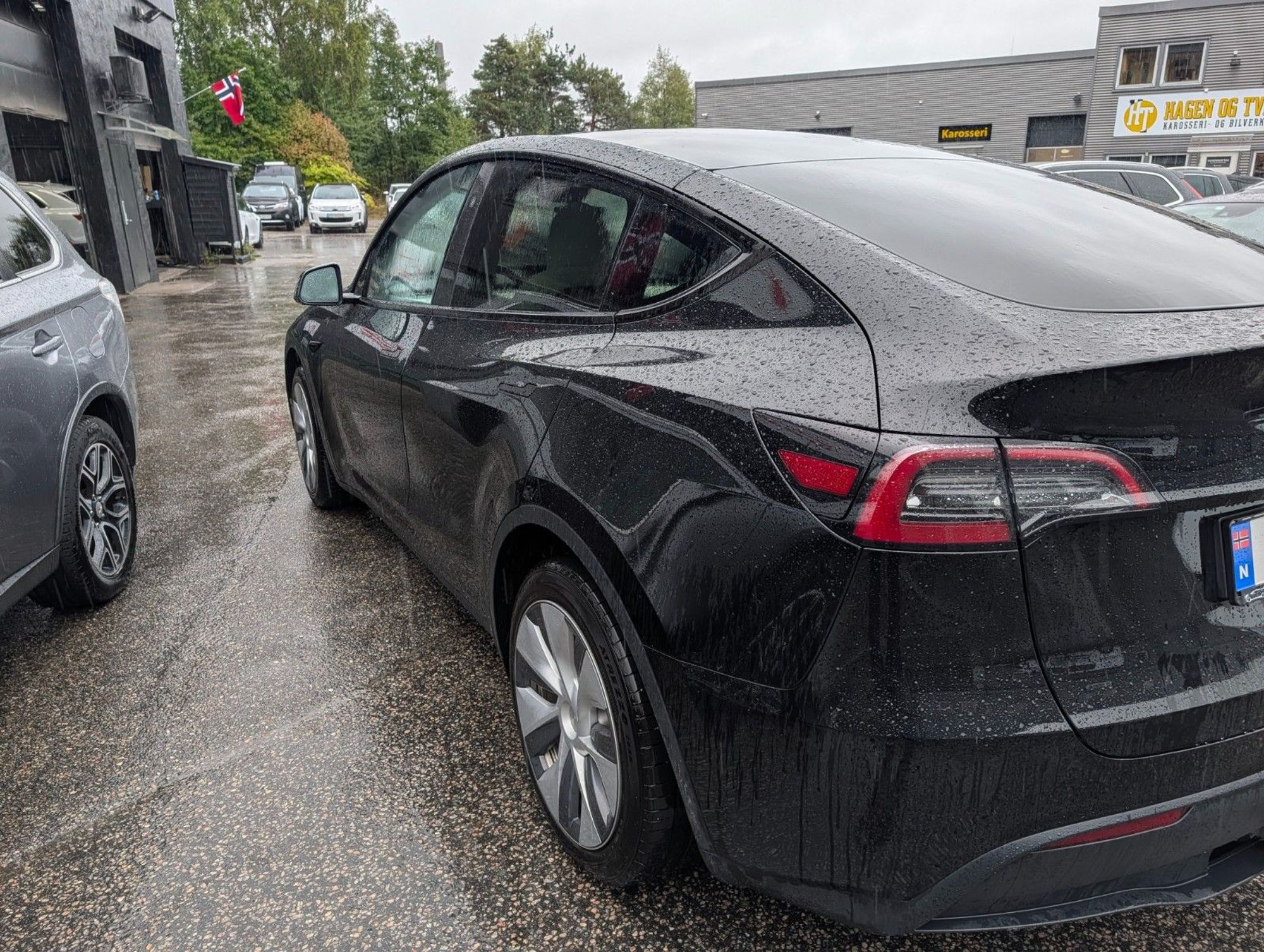 Tesla Model Y Long Range AWD, 514ps, 2024