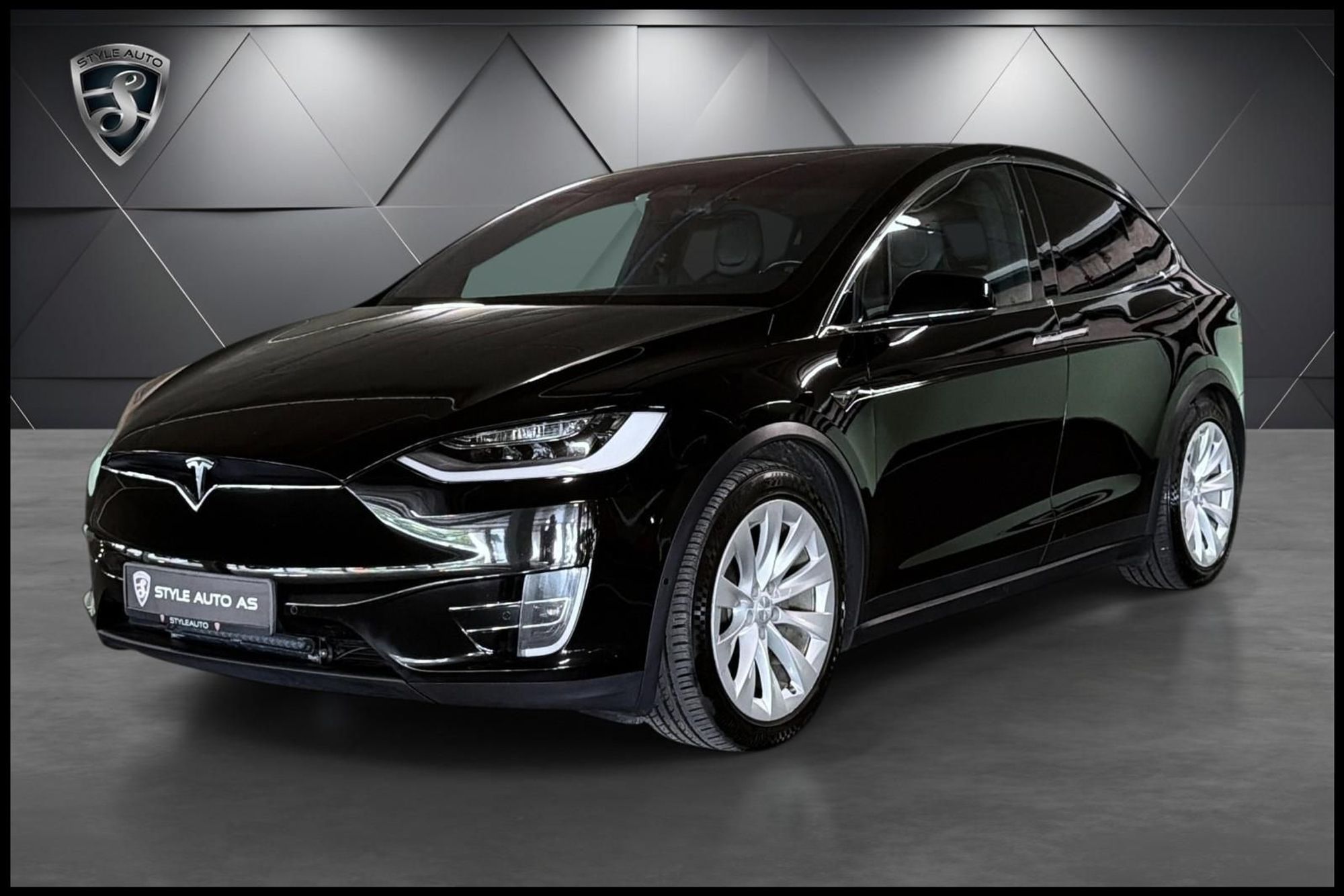 Tesla Model X 100D, 423hp, 2018