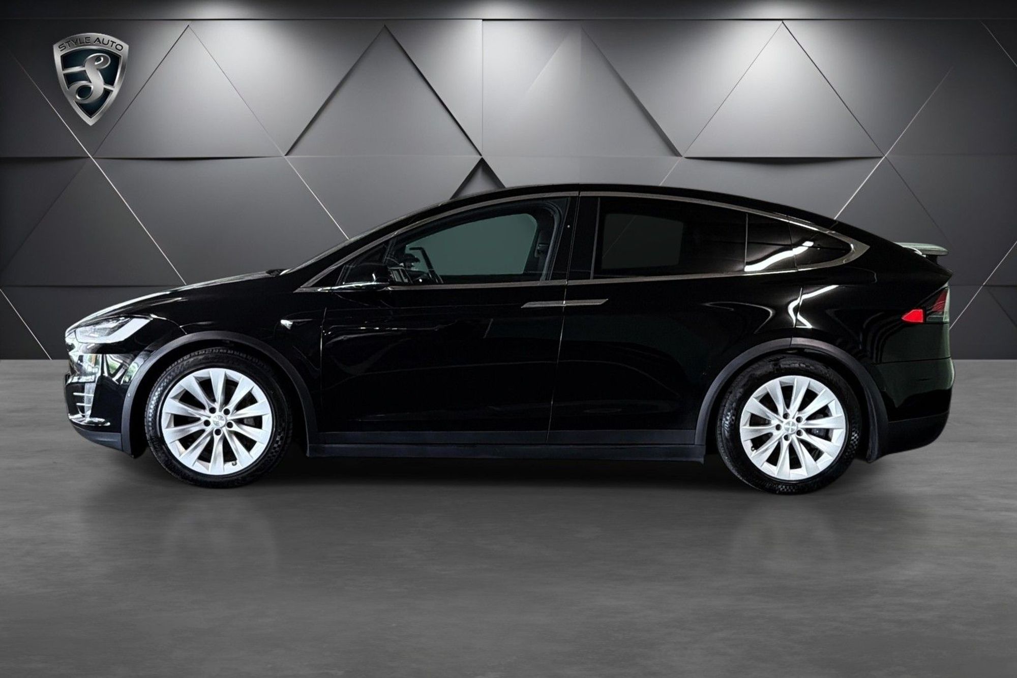 Tesla Model X 100D, 423hp, 2018