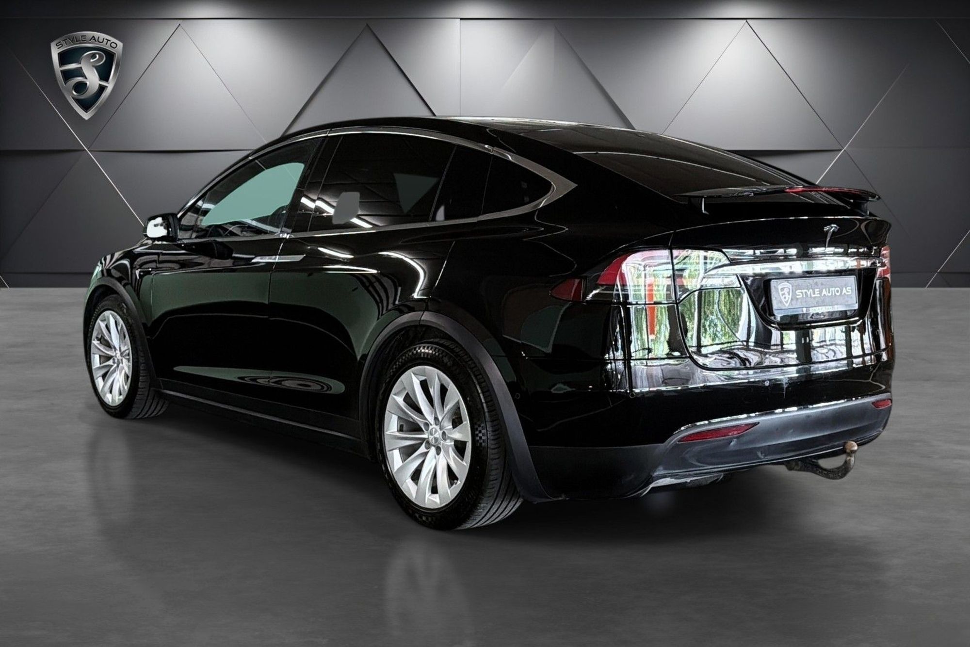 Tesla Model X 100D, 423hp, 2018