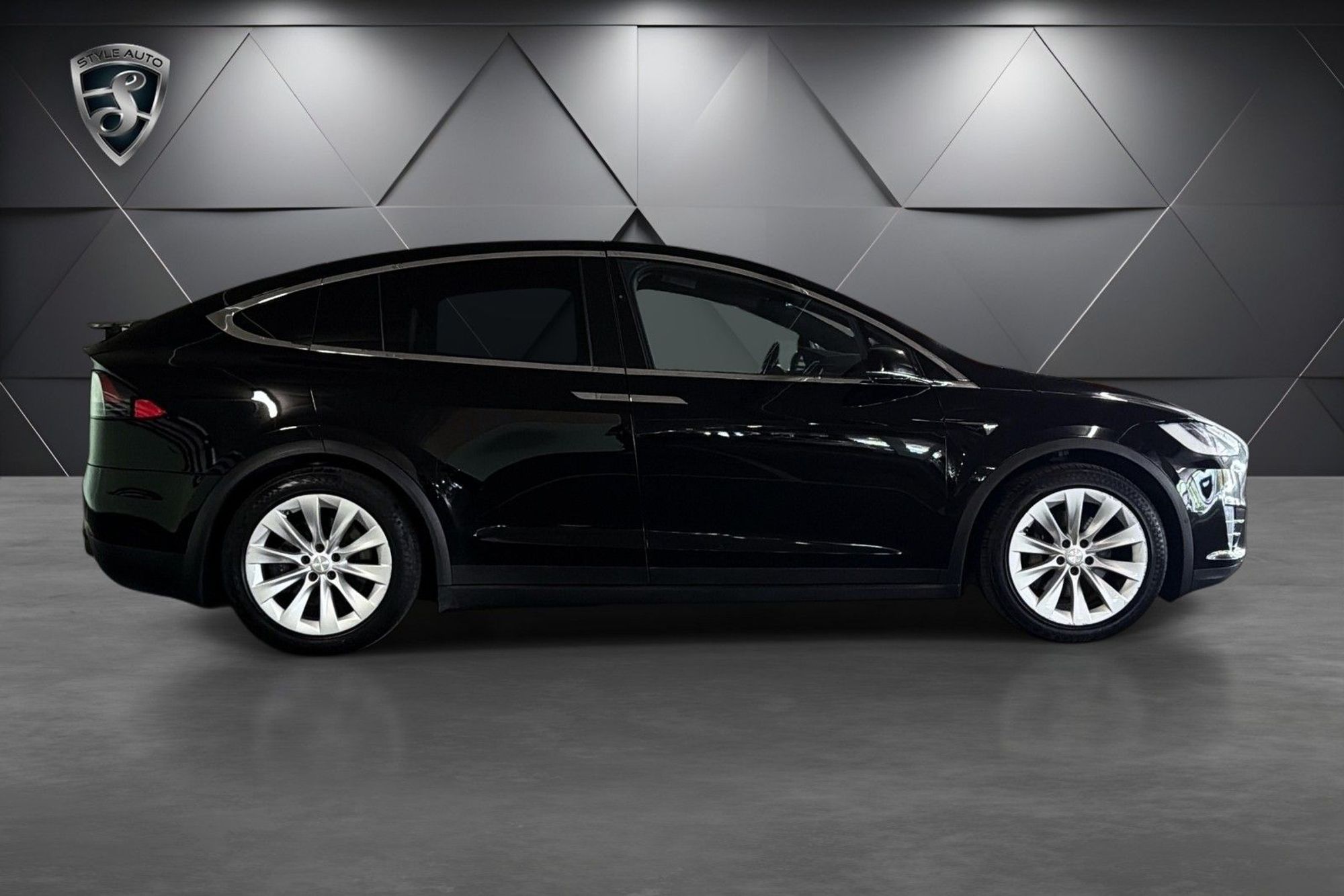 Tesla Model X 100D, 423hp, 2018