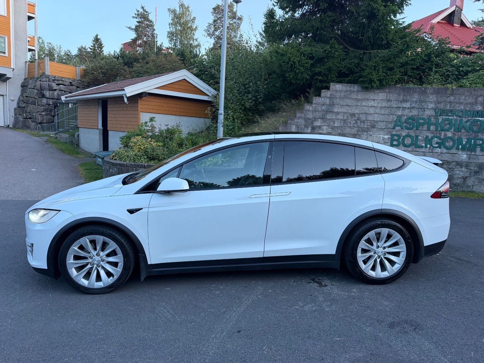 Tesla Model X 75D, 525hp, 2018