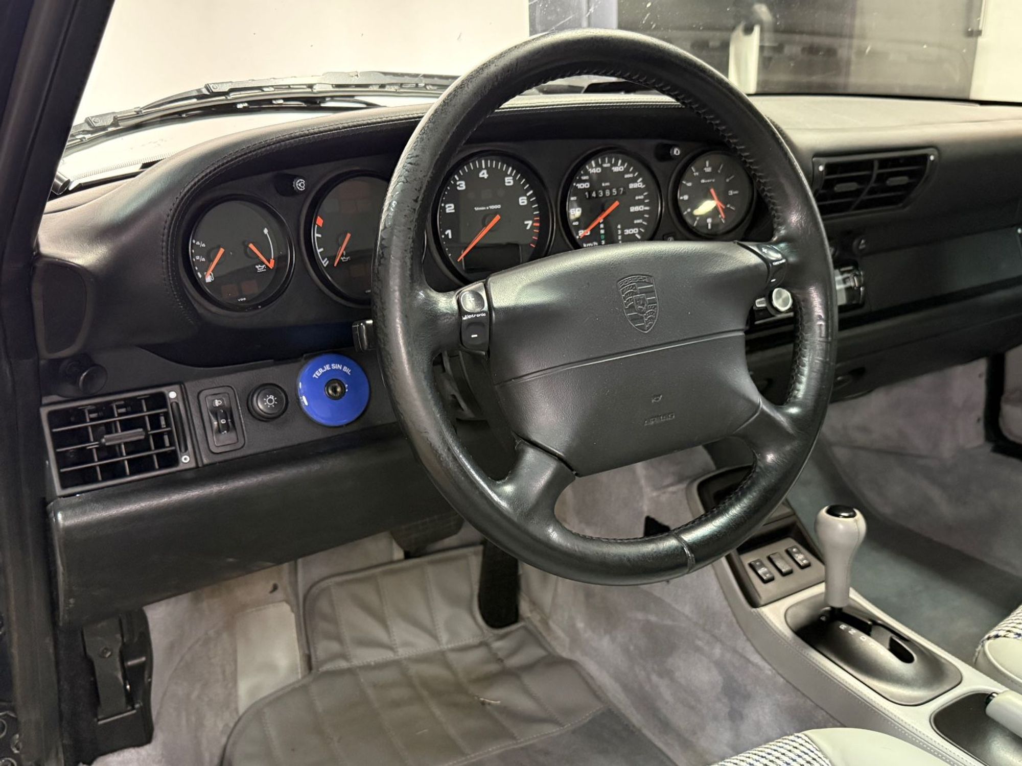 Porsche 911 Carrera Cabriolet Manual, 272hp, 1995