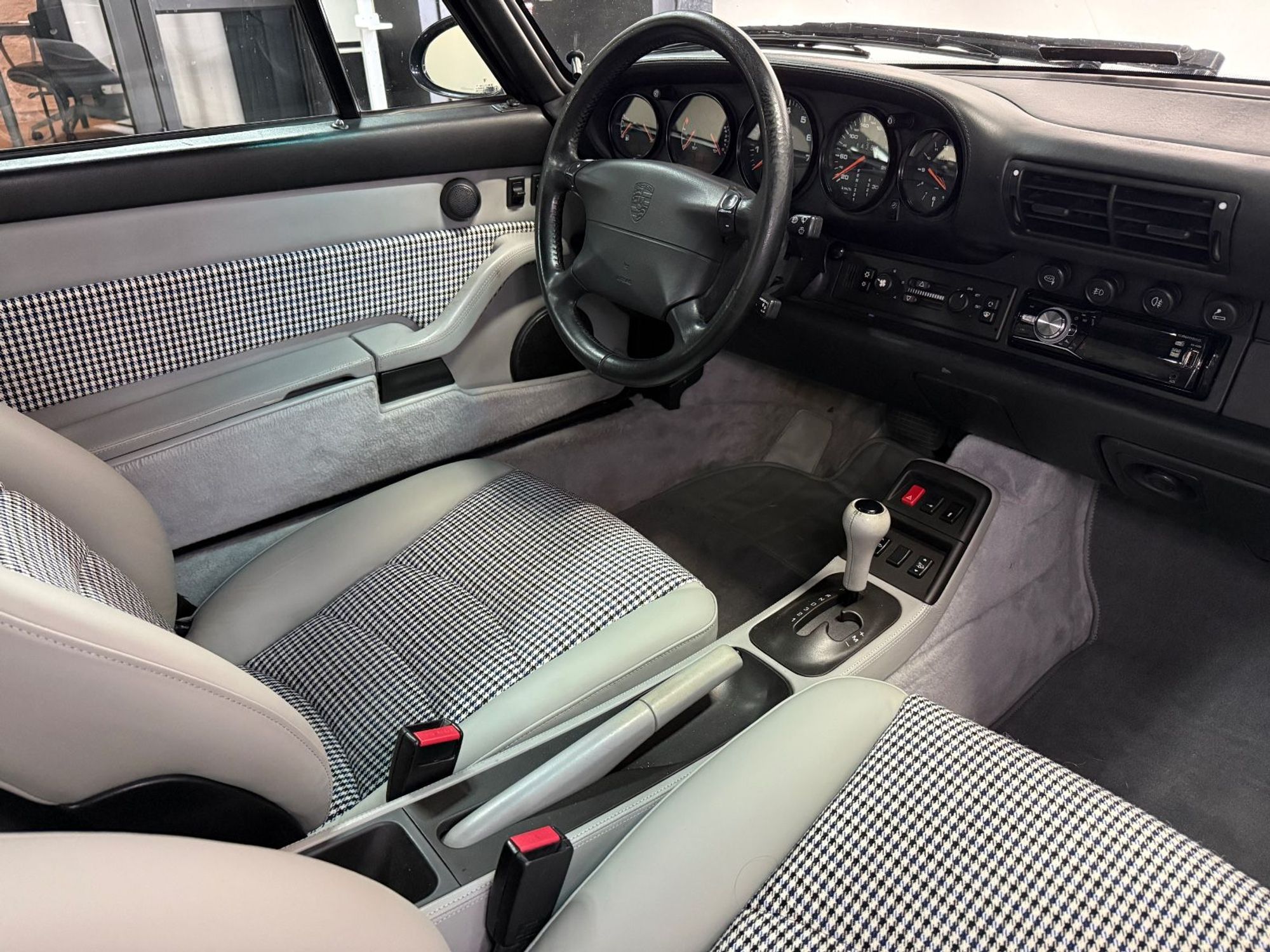 Porsche 911 Carrera Cabriolet Manual, 272hp, 1995