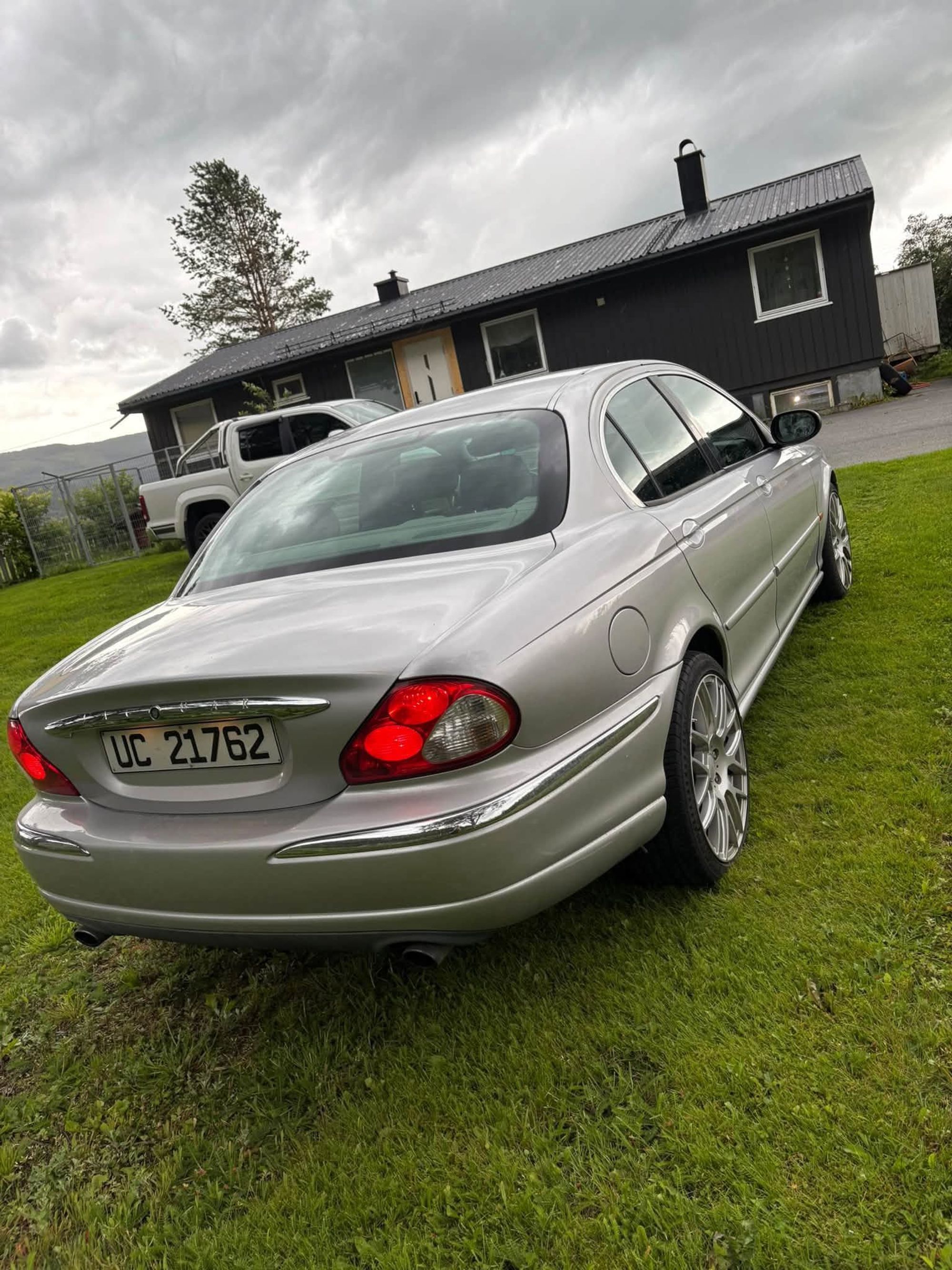 Jaguar X-Type 2.5 V6 4x4 Automatic, 196hp, 2001