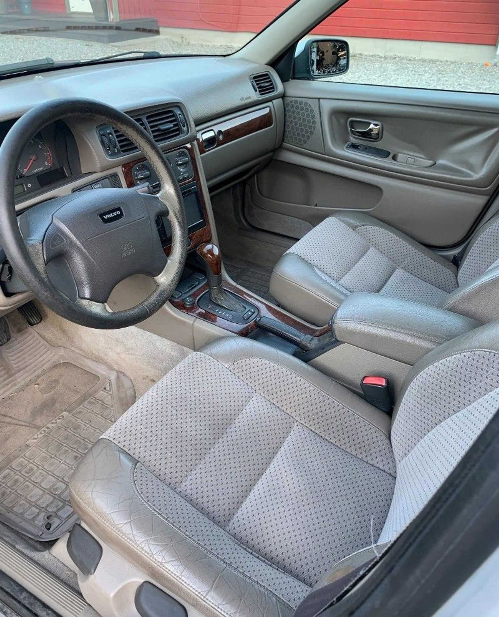 Volvo S70 2.0T Automatic, 4-trins, 180ps, 1998